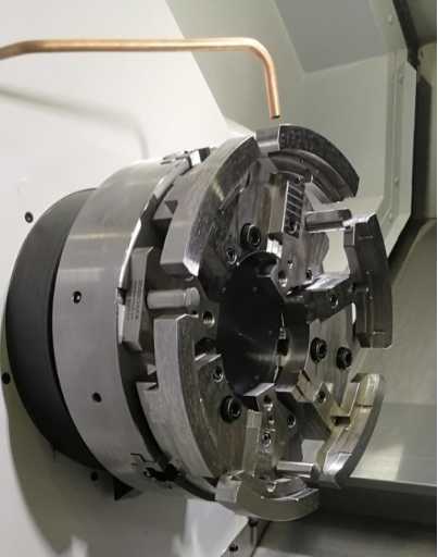 Hydraulisk flytende chuck med tre kjever